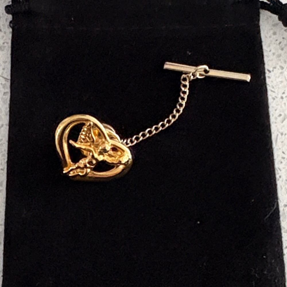 Gold Heart Pendant with Cupid and chain - Picture 5 of 5